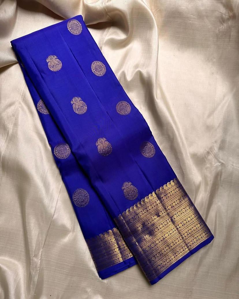 Chatoyant Royal Blue Soft Silk Saree With Embrocation Blouse Piece