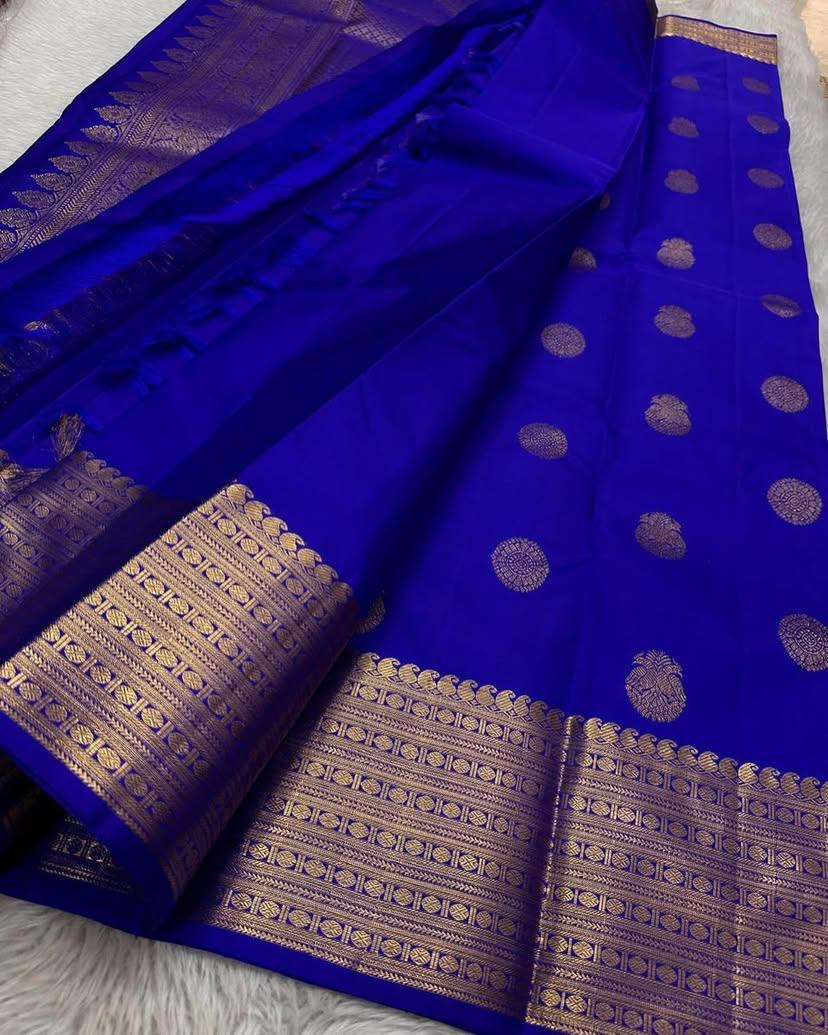 Chatoyant Royal Blue Soft Silk Saree With Embrocation Blouse Piece