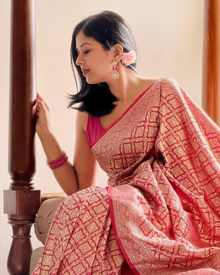 Admirable Dark Pink Soft Silk Saree With Evocative Blouse Piece