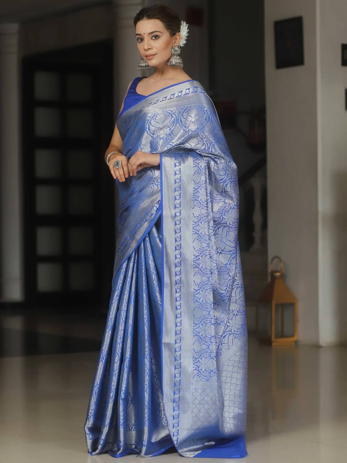 Hypnotic Royal Blue Soft Silk Saree With Exquisite Blouse Piece