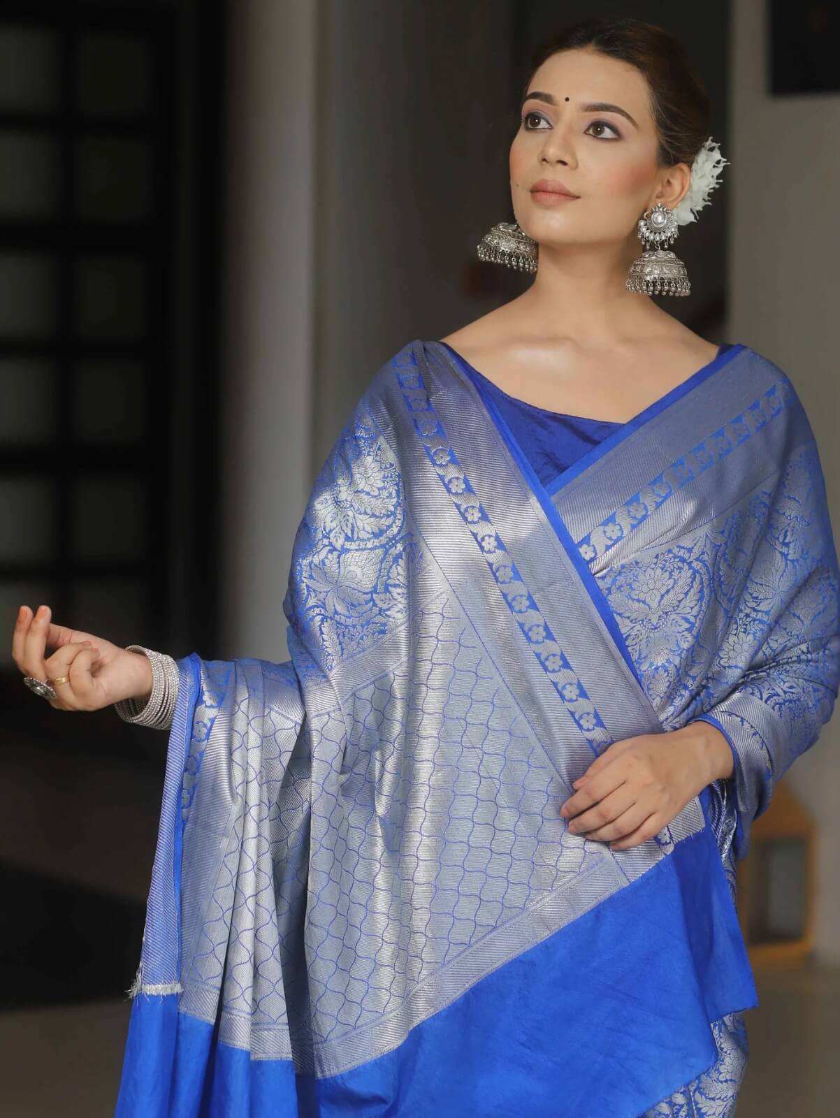 Hypnotic Royal Blue Soft Silk Saree With Exquisite Blouse Piece