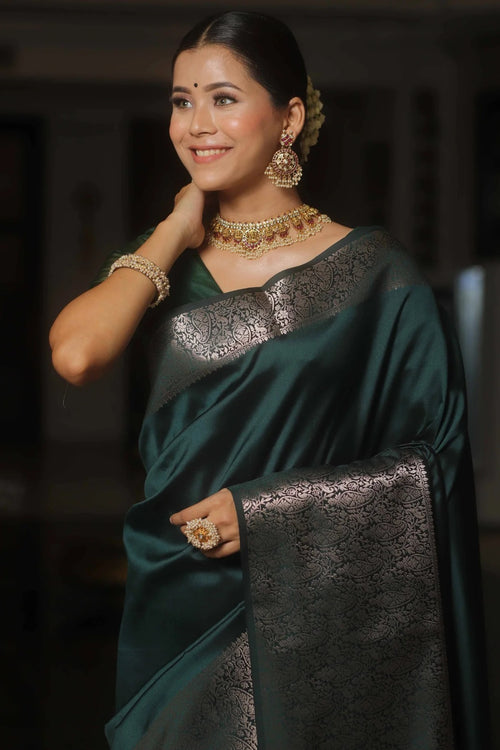 Load image into Gallery viewer, Gratifying Dark Green Soft Silk Saree With Attractive Blouse Piece
