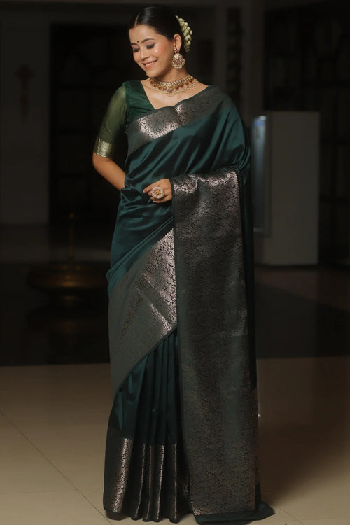 Load image into Gallery viewer, Gratifying Dark Green Soft Silk Saree With Attractive Blouse Piece
