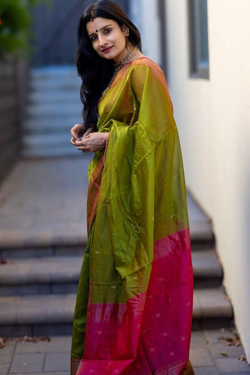 Load image into Gallery viewer, Sizzling Green Soft Silk Saree With Glowing Blouse Piece
