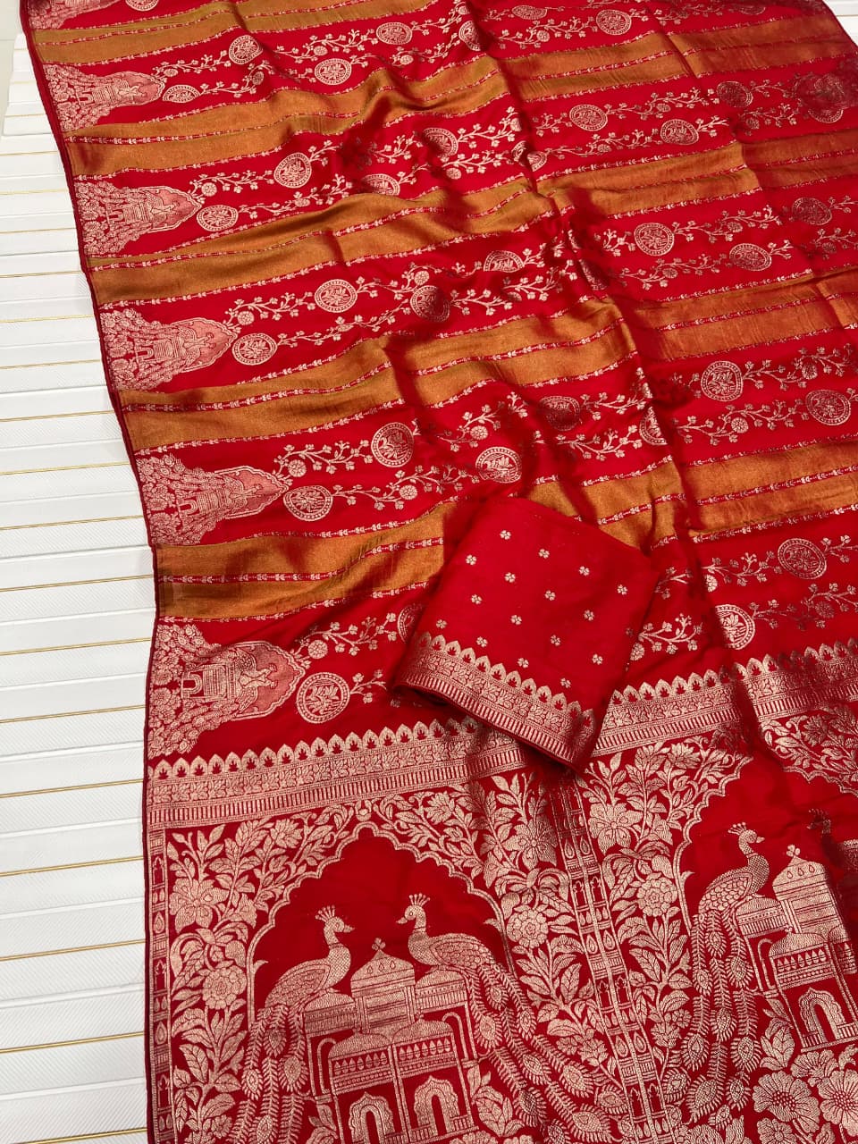 Charismatic Red Soft Banarasi Tissue Silk Saree With Sonorous Blouse Piece