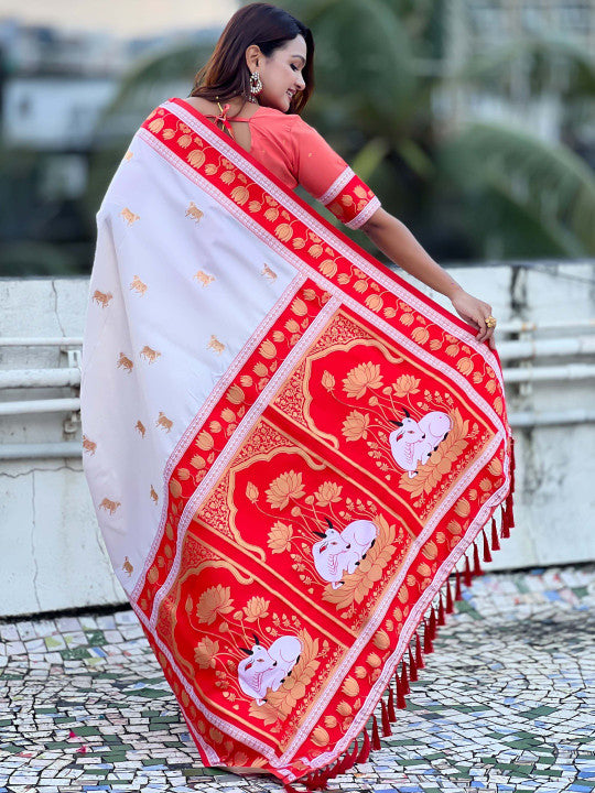 Phenomenal Off White Soft Banarasi Silk Saree With Ravishing Blouse Piece