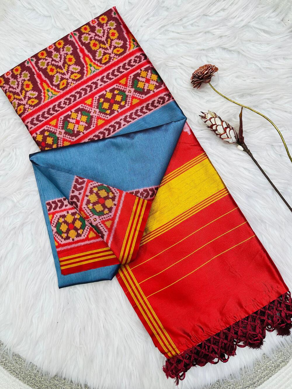 Charming Firozi Ikkat Printed Patola Silk Saree With Hypnotic Blouse Piece