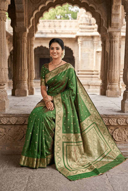 Adorning Green Pure Zari Weaving Banarasi Silk Saree With Pulsating Blouse Piece