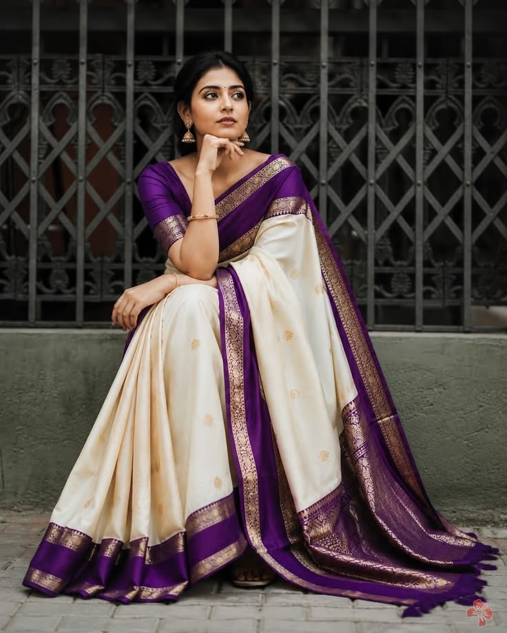 Ebullience Beige Pure Banarasi Silk Saree With Chatoyant Blouse Piece