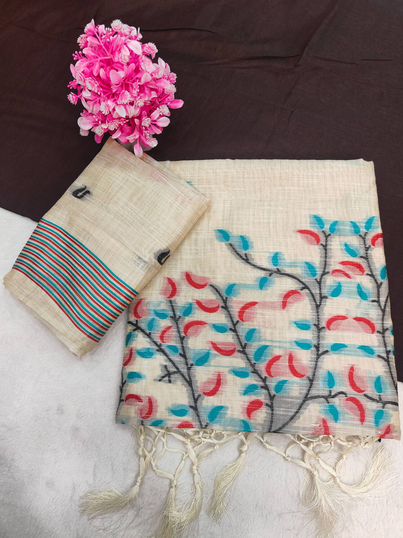 Vivacious Beige Pure Munga Cotton Silk Saree With Breathtaking Blouse Piece