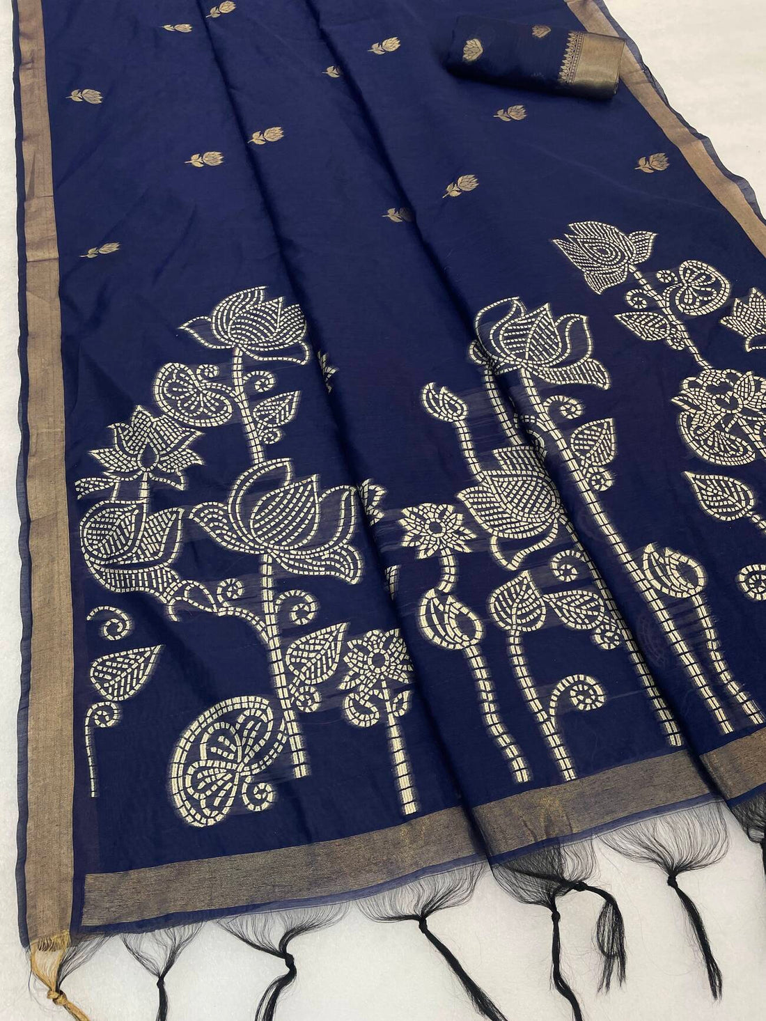 Fairytale Navy Blue Pure Munga Cotton Silk Saree With Seraphic Blouse Piece