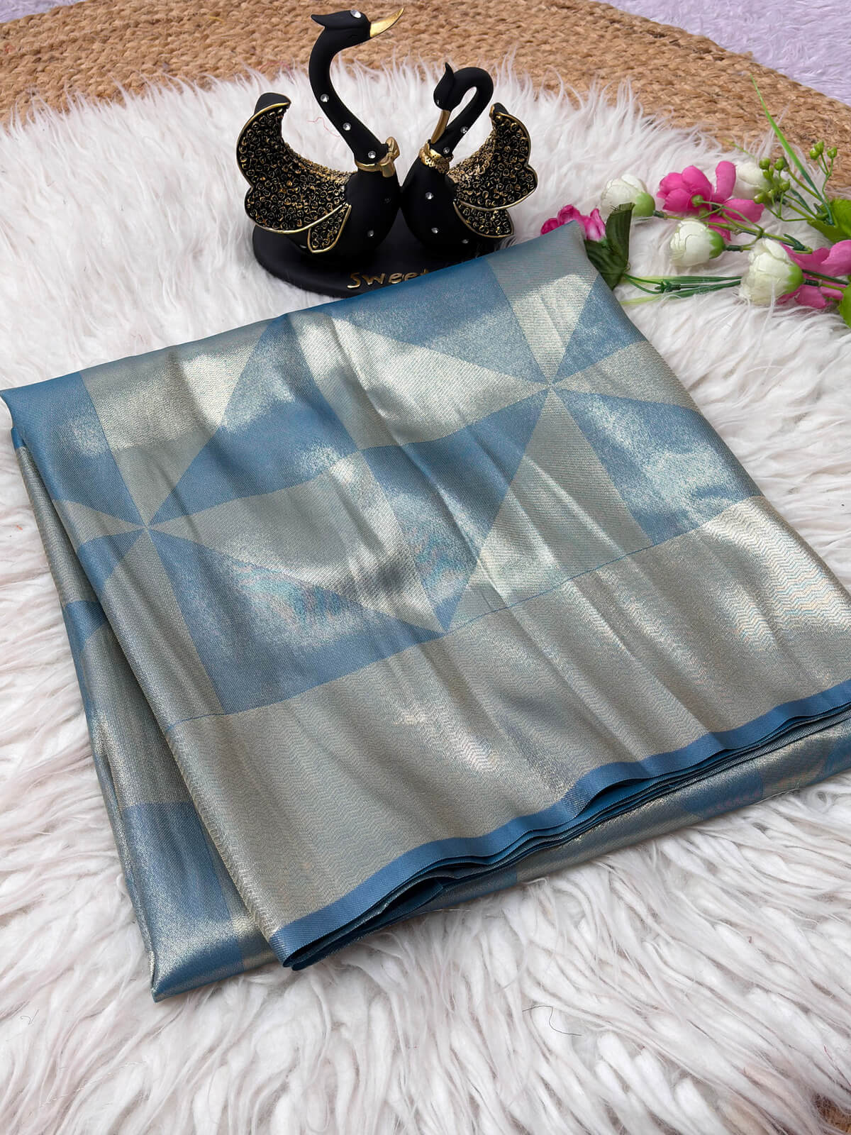 Entrancing Firozi Banarasi Tissue Silk Saree With Enamoring Blouse Piece