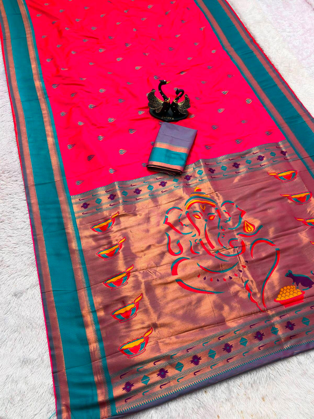 Divine Dark Pink Paithani Silk Saree With Prettiest Blouse Piece