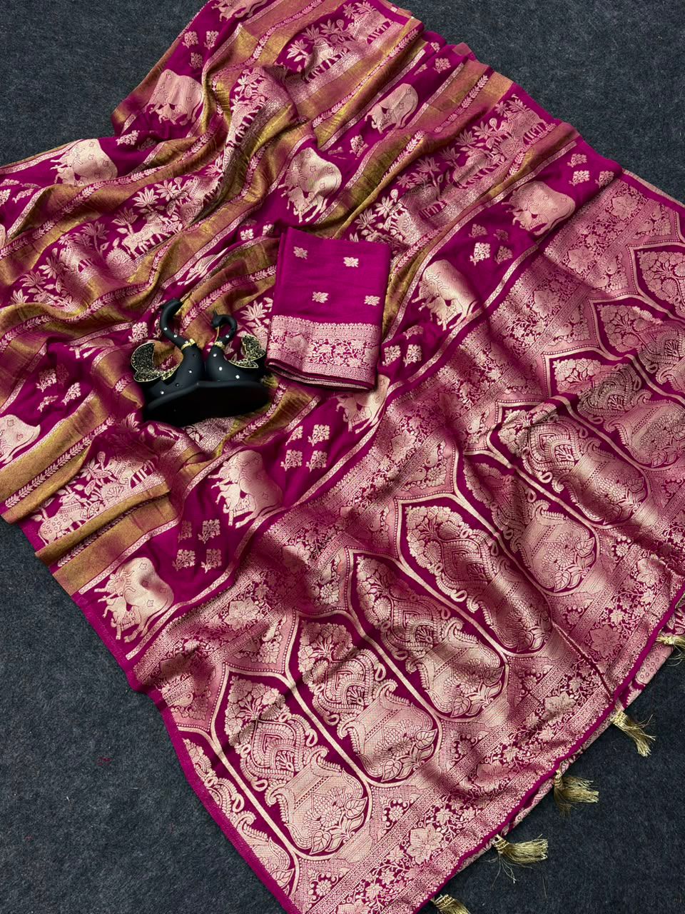 Ebullience Dark Pink Banarasi Khadi Silk Saree With Proficient Blouse Piece