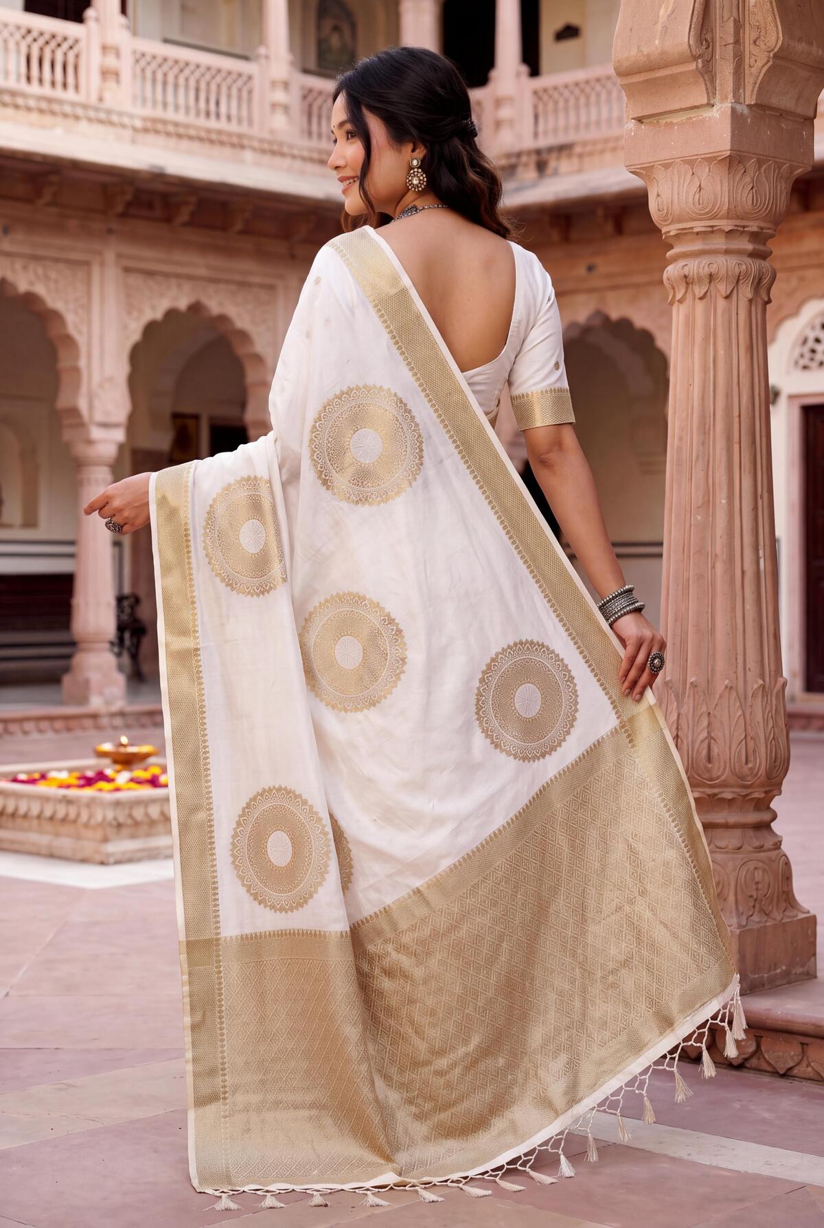 Scrumptious Off White Banarasi Khadi Silk Saree With Scrupulous Blouse Piece