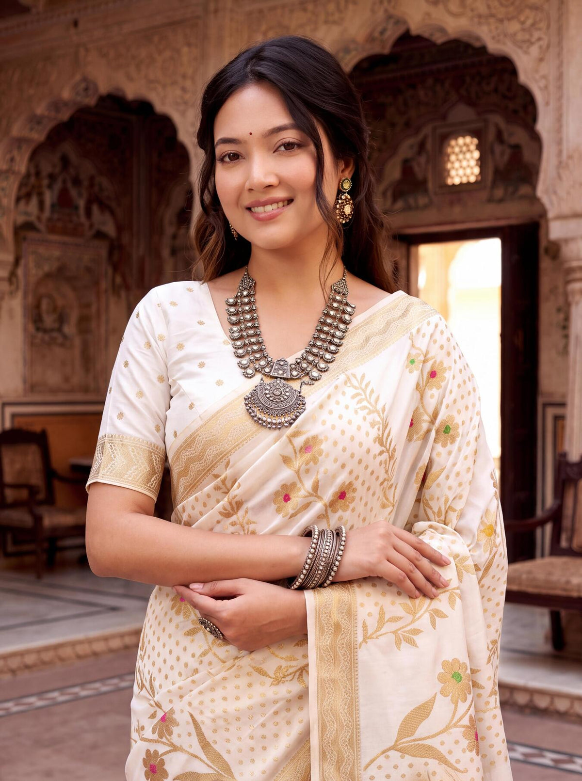 Nectarous Off White Banarasi Khadi Silk Saree With Designer Blouse Piece
