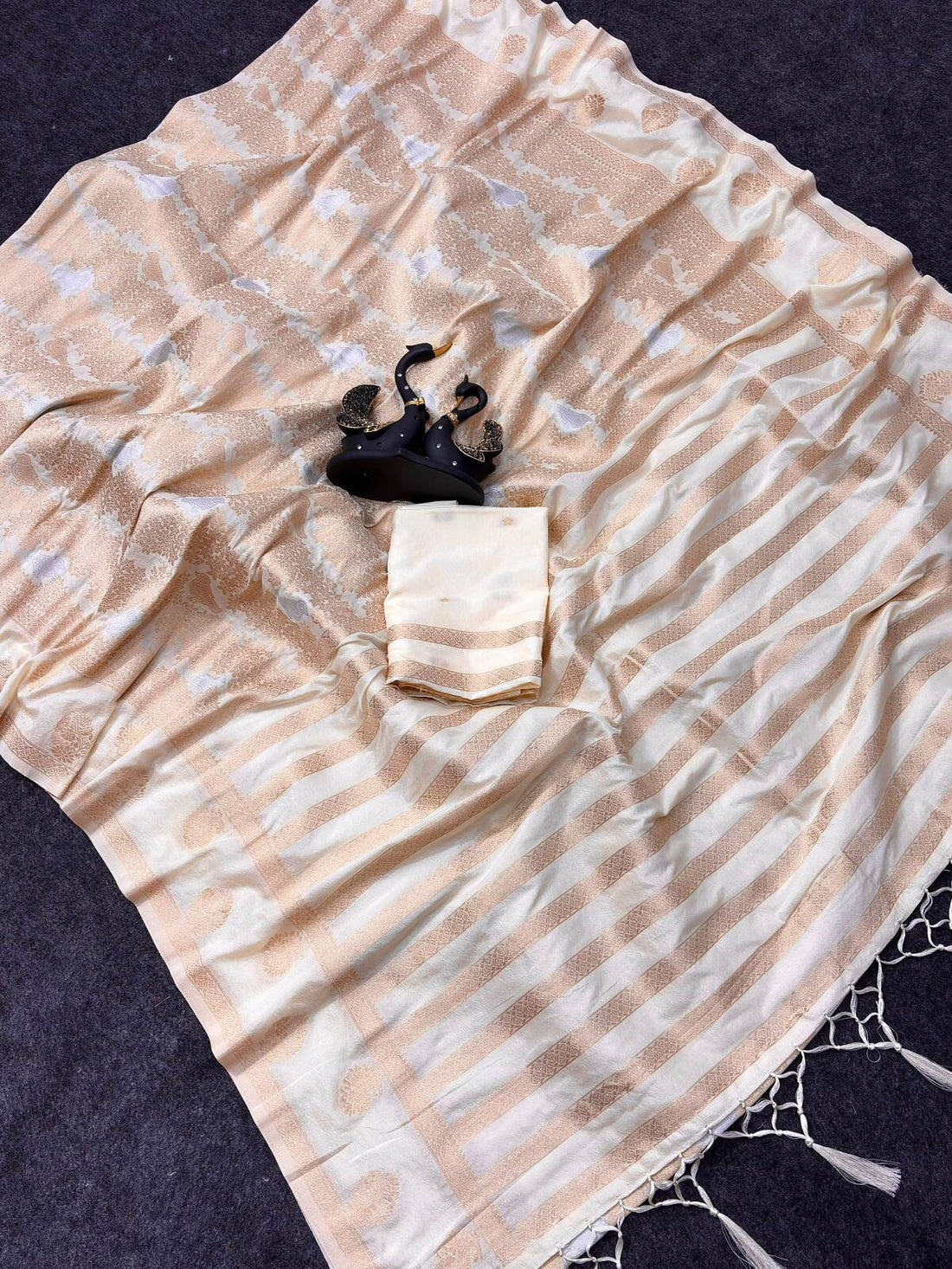 Eloquence Off White Khadi Georgette Banarasi Silk Saree With Delightful Blouse Piece