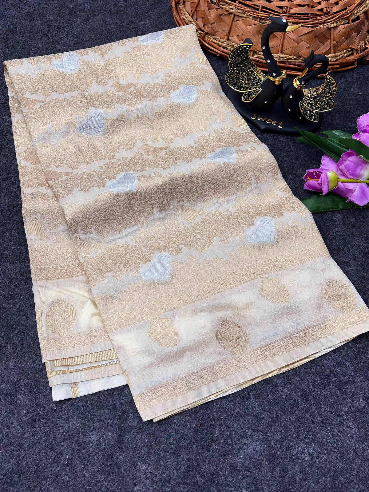 Eloquence Off White Khadi Georgette Banarasi Silk Saree With Delightful Blouse Piece