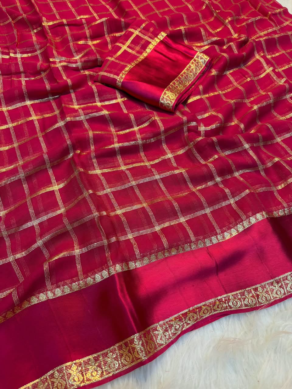 Trendy Dark Pink Banarasi Viscose Silk Saree With Glorious Blouse Piece