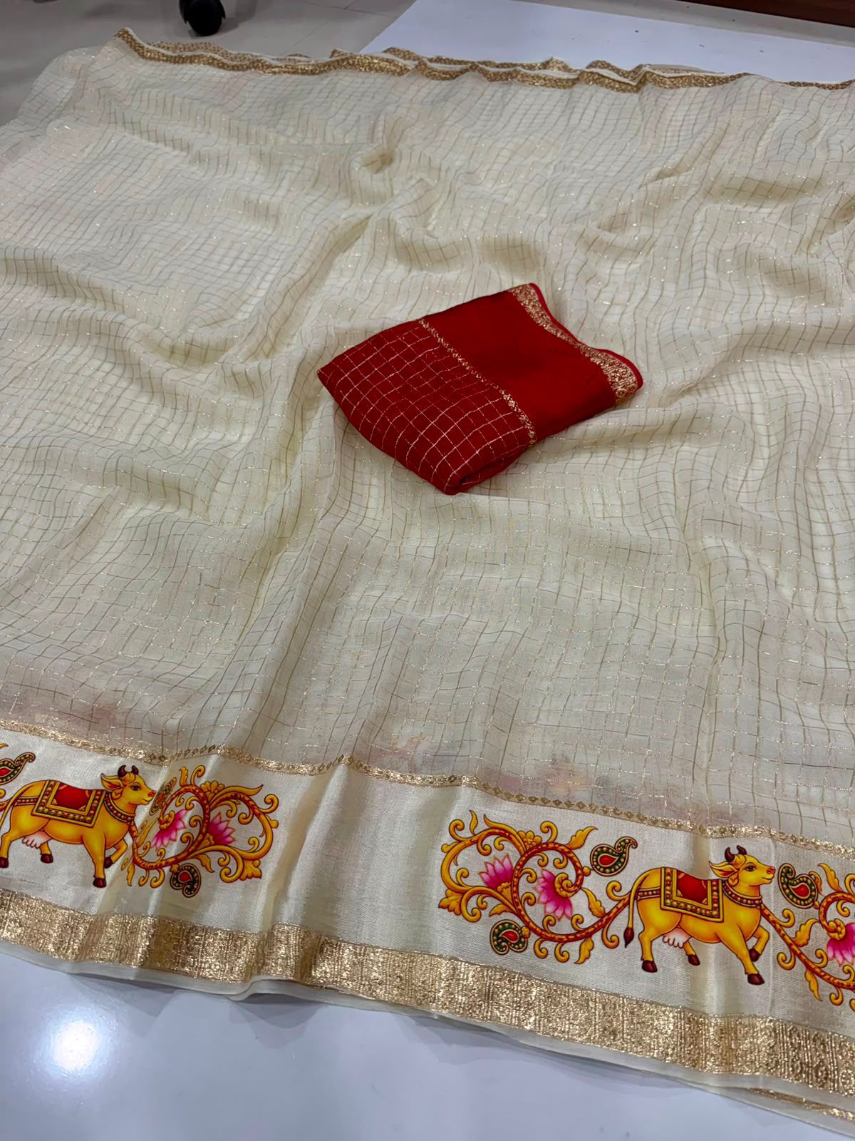 Extraordinary Beige Banarasi Viscose Silk Saree With Supernal Blouse Piece