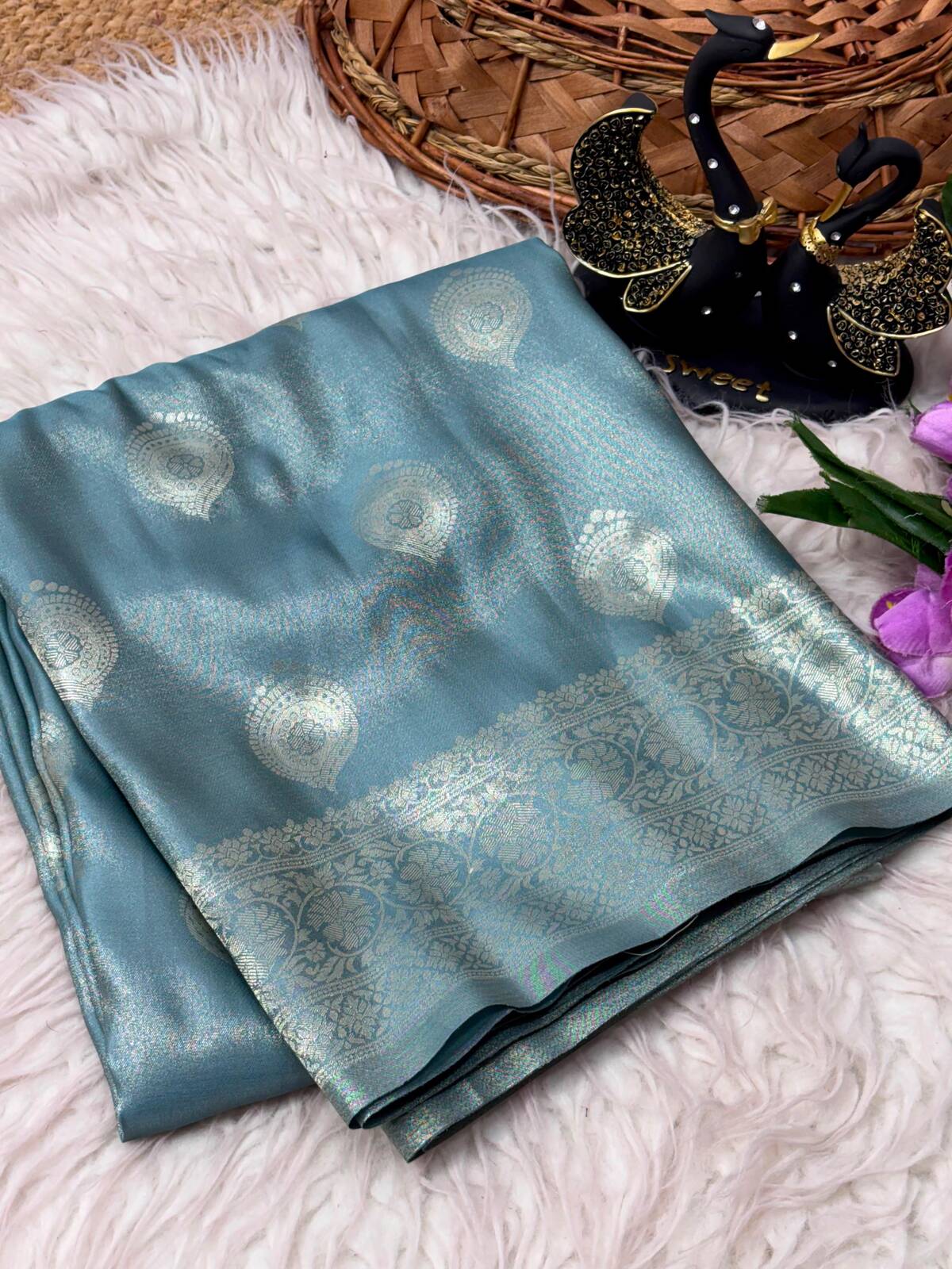 Redolent Firozi Banarasi Tissue Silk Saree With Demesne Blouse Piece
