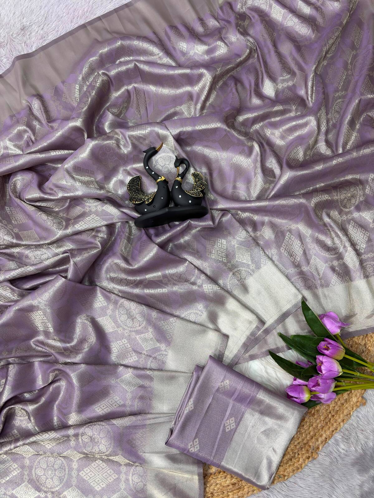 Arresting Lavender Banarasi Tissue Silk Saree With Excellent Blouse Piece