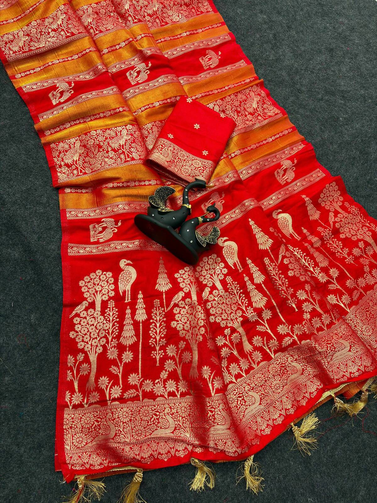 Desuetude Red Khadi Georgette Banarasi Silk Saree With Amazing Blouse Piece