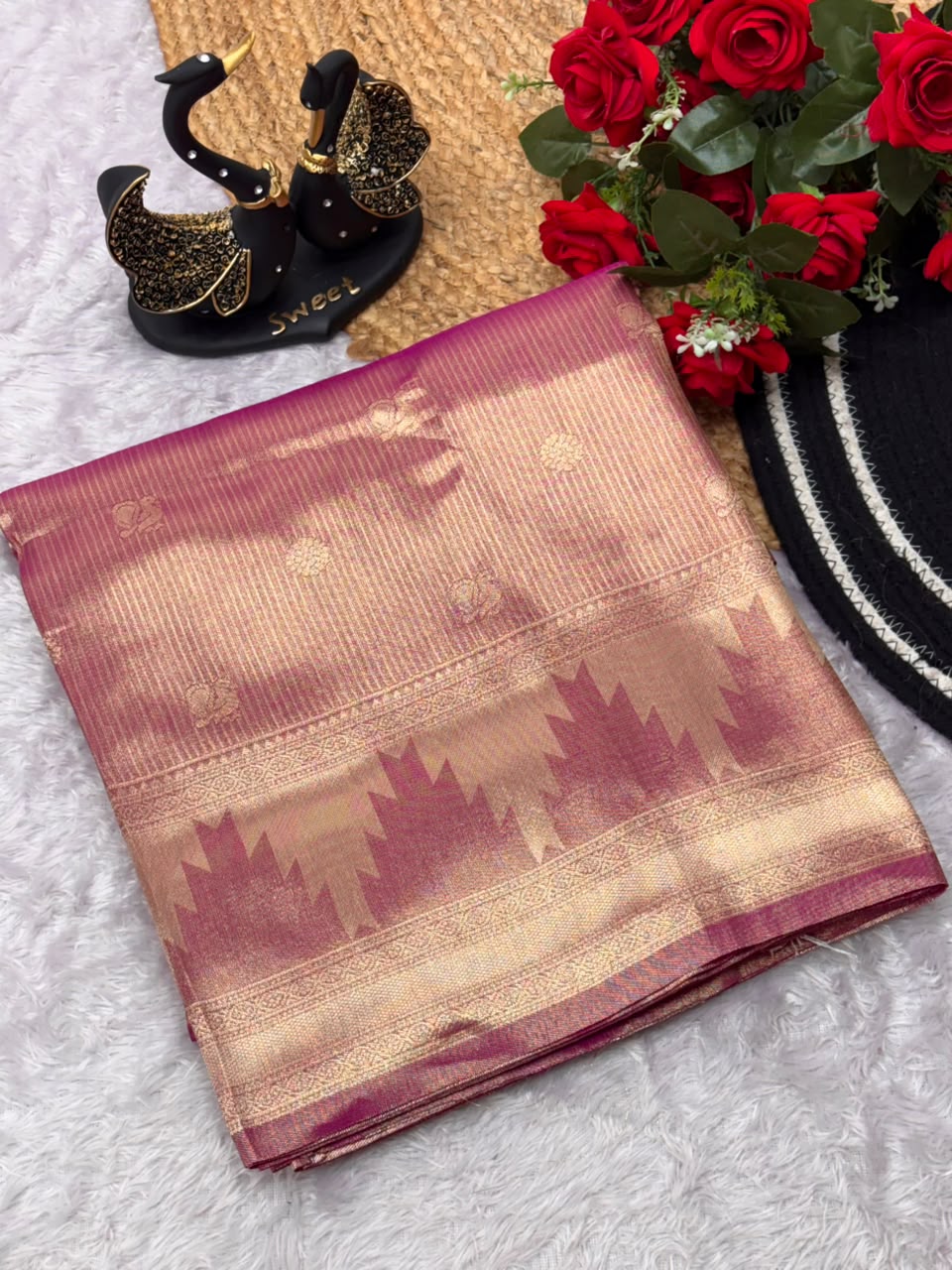 Profuse Pink Banarasi Tissue Silk Saree With Adoring Blouse Piece