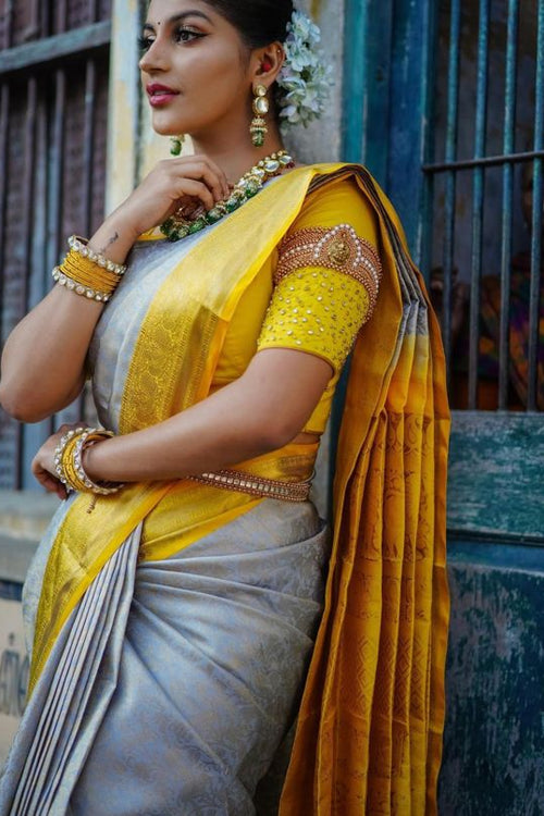 Load image into Gallery viewer, Jazzy Off White Soft Silk Saree With Adorning Blouse Piece
