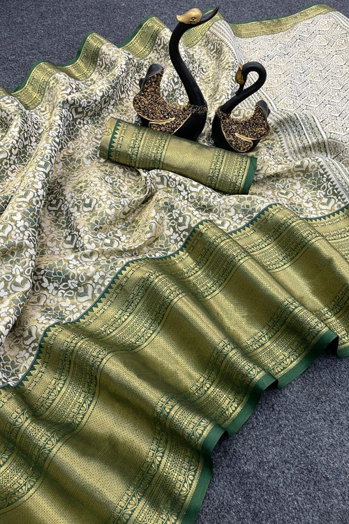 Load image into Gallery viewer, Marvellous Dark Green Kanjivaram Silk Saree With Alluring Blouse Piece
