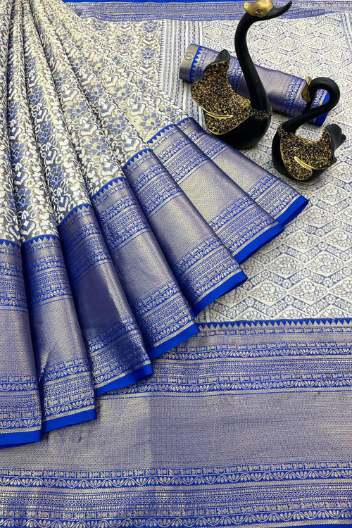 Load image into Gallery viewer, Adorable Royal Blue Kanjivaram Silk Saree With Groovy Blouse Piece
