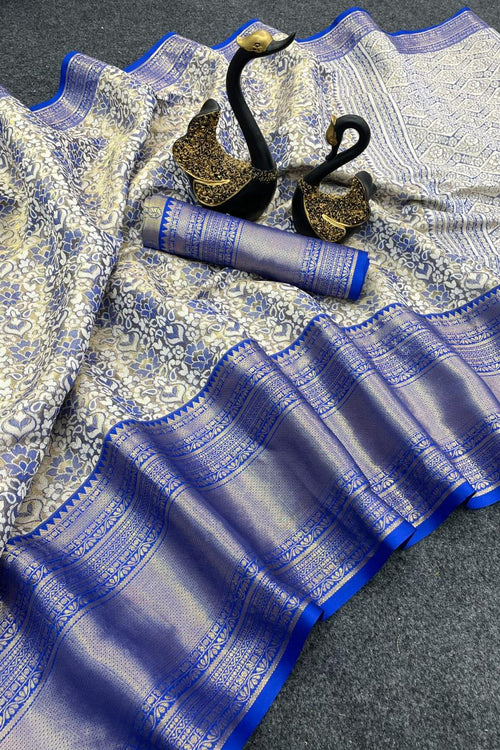 Load image into Gallery viewer, Adorable Royal Blue Kanjivaram Silk Saree With Groovy Blouse Piece
