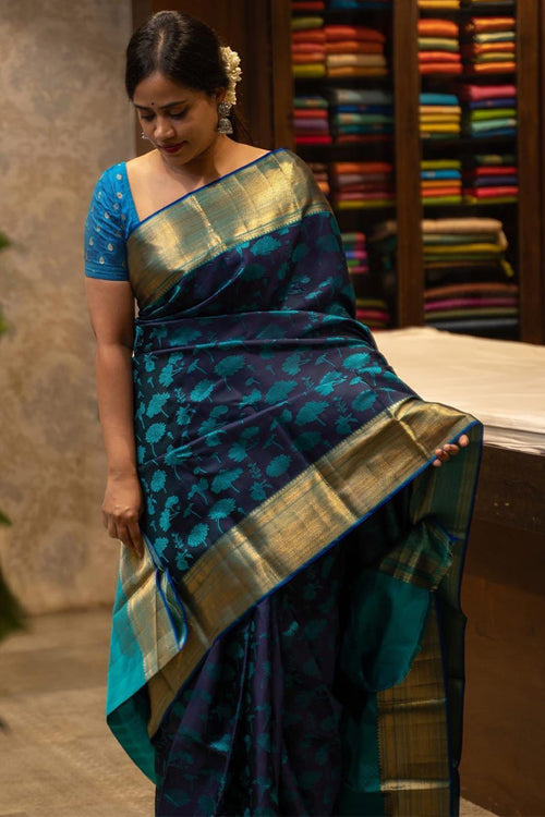 Load image into Gallery viewer, Sizzling Blue Soft Silk Saree With Designer Blouse Piece
