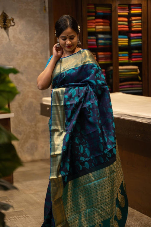 Load image into Gallery viewer, Sizzling Blue Soft Silk Saree With Designer Blouse Piece
