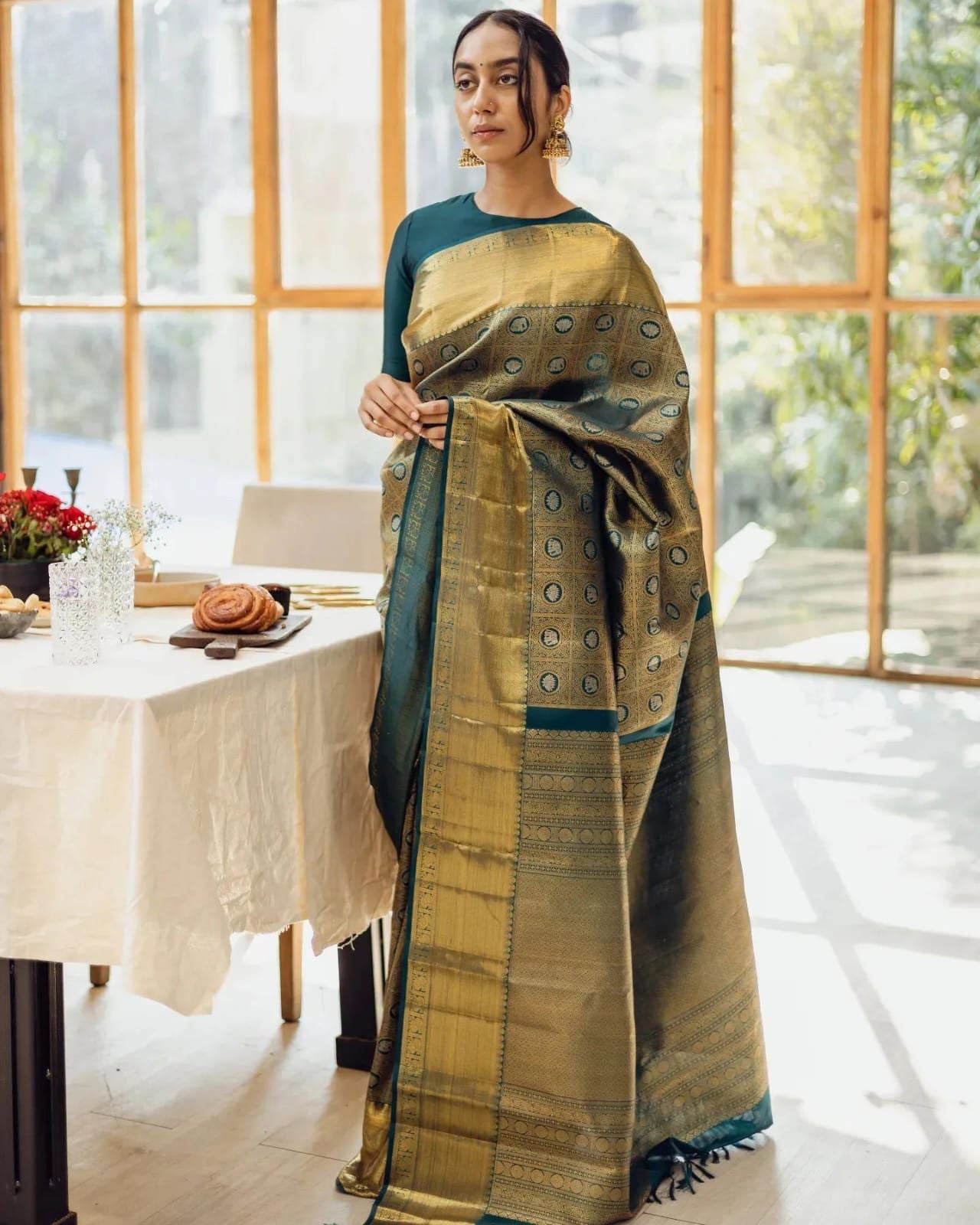 Woebegone Rama Soft Silk Saree With Moiety Blouse Piece