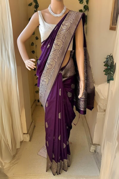 Load image into Gallery viewer, Flameboyant Purple Soft Silk Saree With Stunner Blouse Piece
