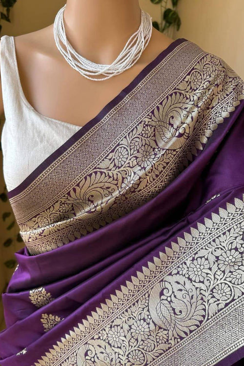 Load image into Gallery viewer, Flameboyant Purple Soft Silk Saree With Stunner Blouse Piece
