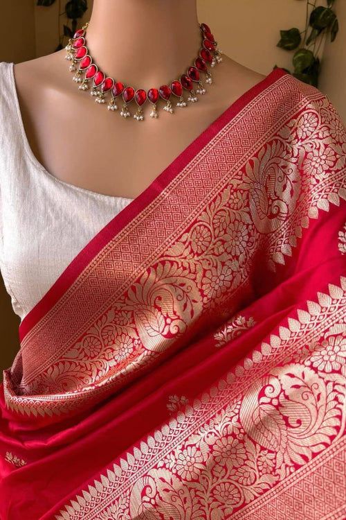 Load image into Gallery viewer, Extraordinary Red Soft Silk Saree With Refreshing Blouse Piece
