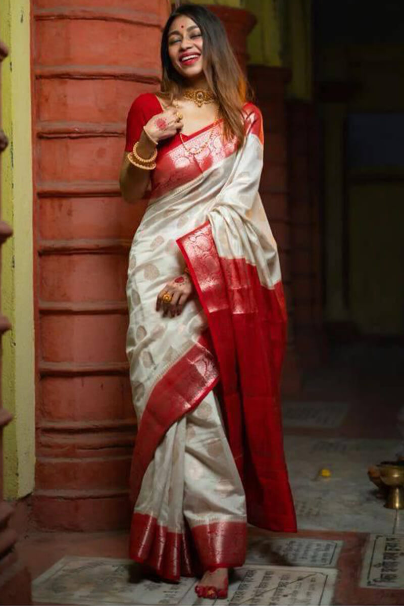 Outstanding Off White Soft Silk Saree With Twirling Blouse Piece