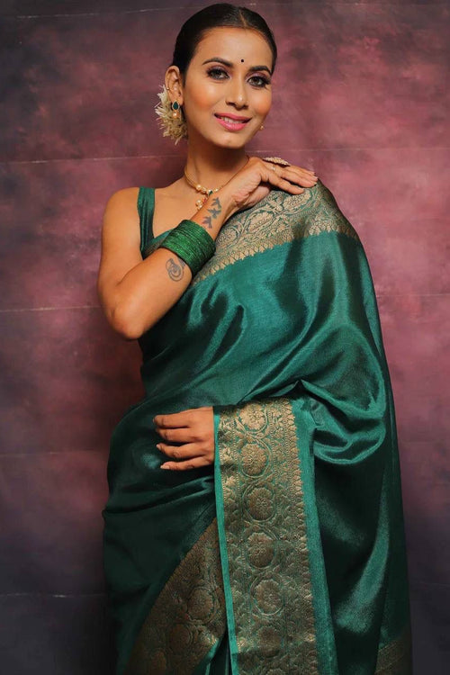 Load image into Gallery viewer, Sumptuous Rama Soft Silk Saree With Felicitous Blouse Piece
