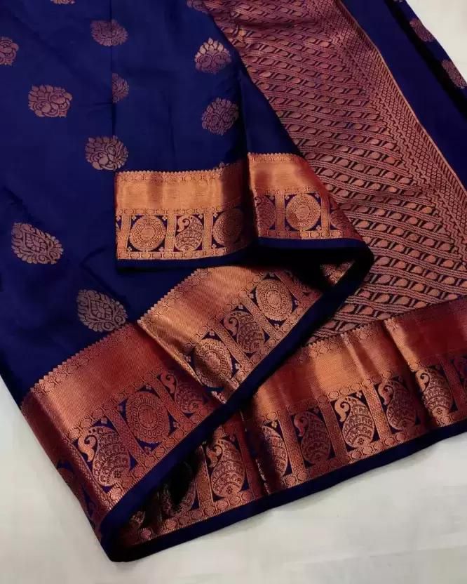 Diaphanous Navy Blue Soft Silk Saree With Confounding Blouse Piece