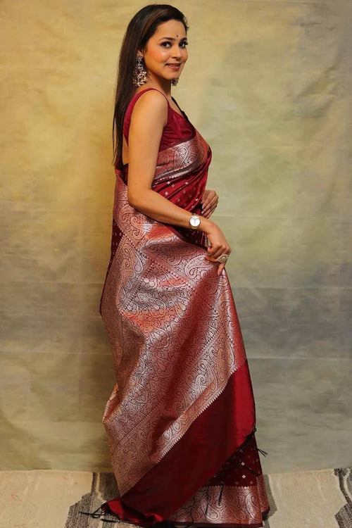 Load image into Gallery viewer, Twirling Maroon Soft Silk Saree With Surpassing Blouse Piece
