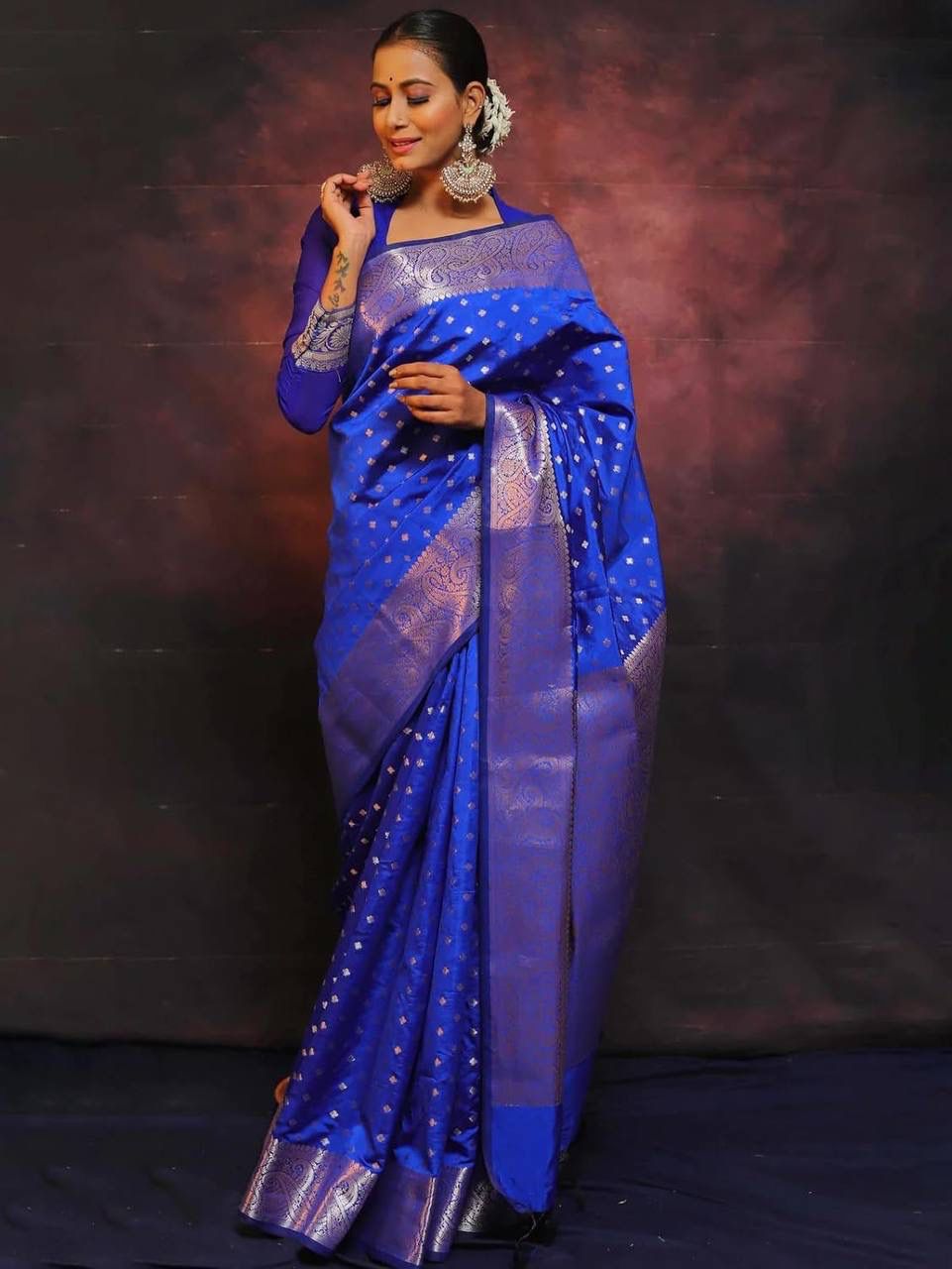 Eloquence Royal Blue Soft Silk Saree With Seraglio Blouse Piece