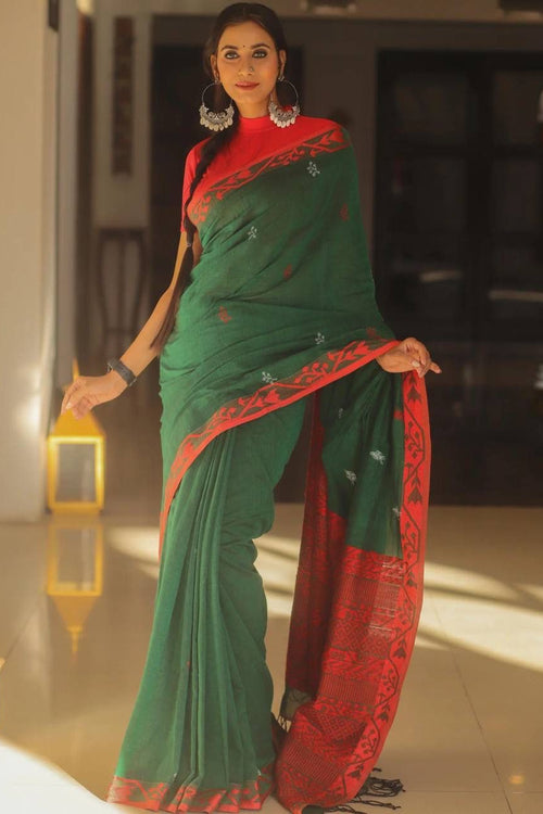 Load image into Gallery viewer, Proficient Green Cotton Silk Saree With Gratifying Blouse Piece
