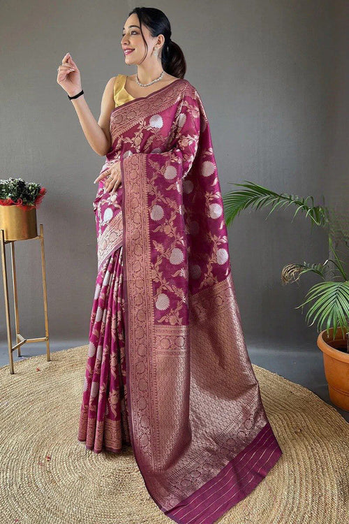 Load image into Gallery viewer, Gratifying Wine Cotton Silk Saree With Denouement Blouse Piece
