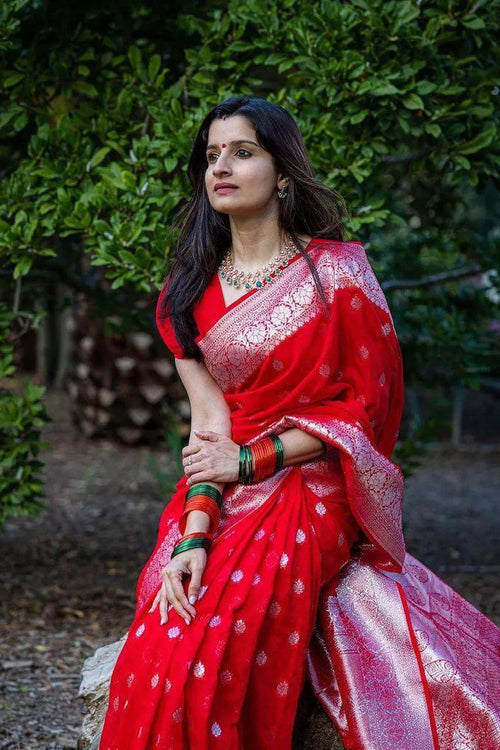 Load image into Gallery viewer, Nebula Red Cotton Silk Saree With Beguiling Blouse Piece
