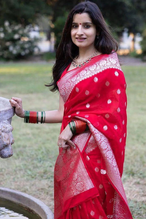 Load image into Gallery viewer, Nebula Red Cotton Silk Saree With Beguiling Blouse Piece
