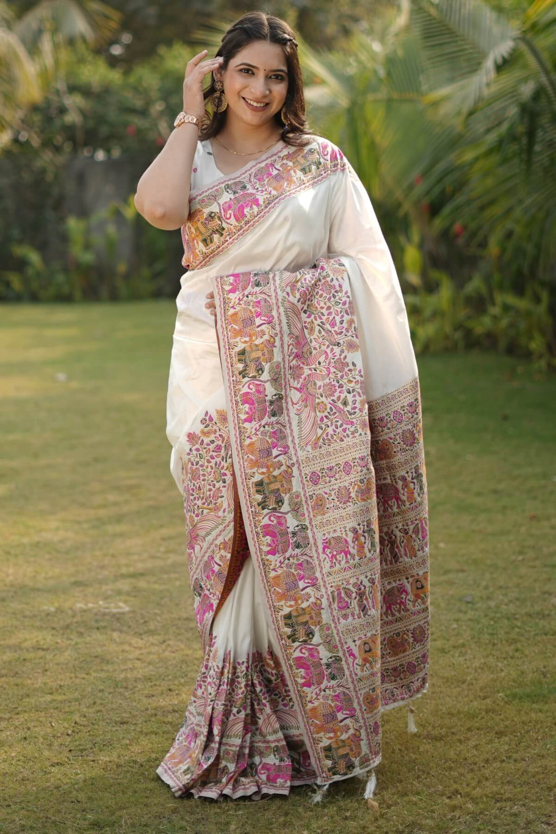 Redolent Beige Pashmina Saree With Embrocation Blouse Piece