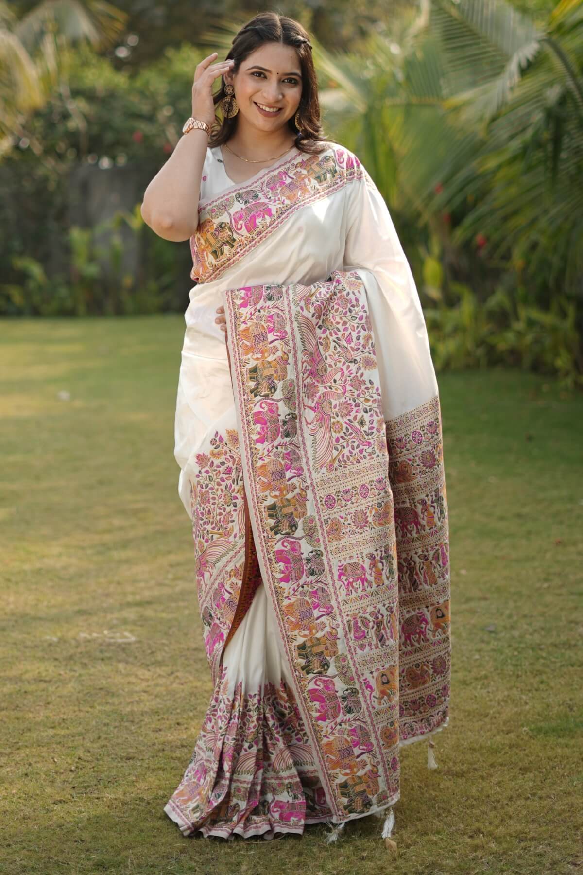 Redolent Beige Pashmina Saree With Embrocation Blouse Piece