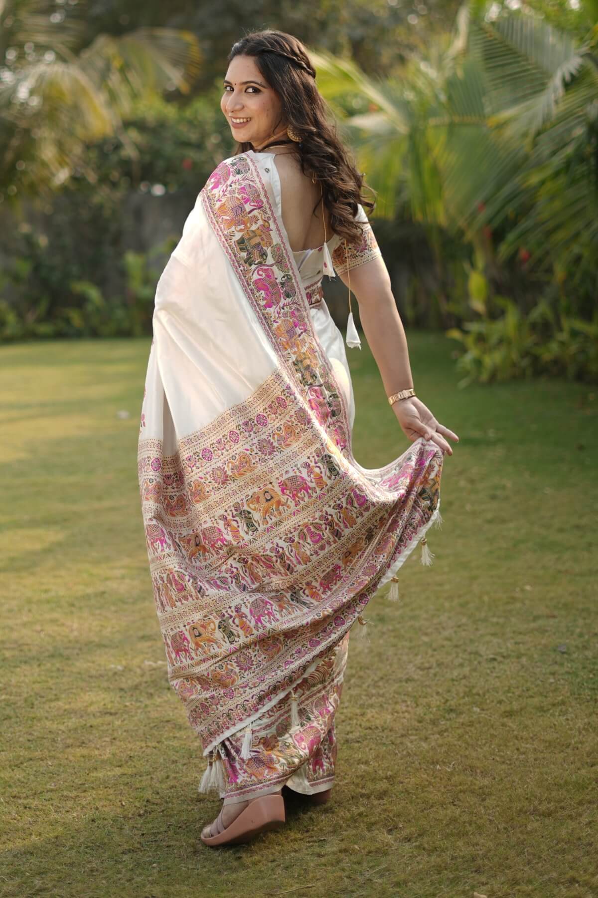 Redolent Beige Pashmina Saree With Embrocation Blouse Piece